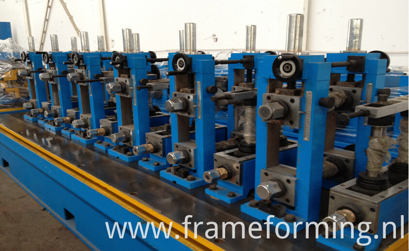 Forming machine